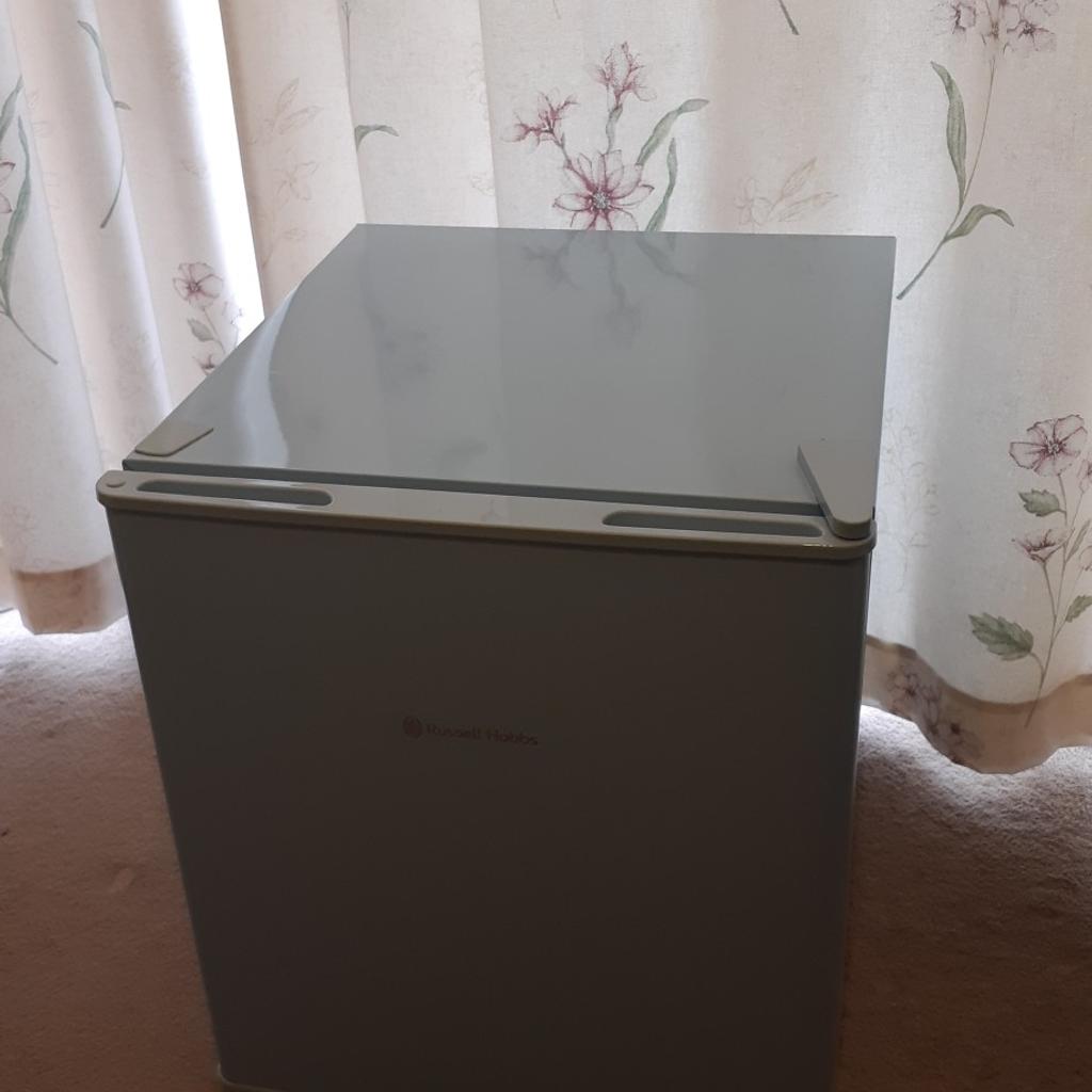 Russell Hobbs Baby blue mini fridge in SW4 London for £40.00 for sale