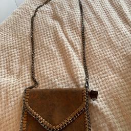Brown handbag with chain edging and shoulder strap.
Unwanted gift so hardly used.
Has zipped compartment and inner zipped pocket.

Collection B31 3TH
Collection only unless you are making a few purchases in which case I would consider a local drop off.