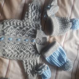 grey and blue
3 months
comes with two sets of hats and mittens
collection Skellow or bentley
delivery availablelectio
different colours and sizes available