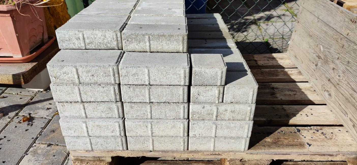 Pflastersteine 20x10x6 cm grau in 76684 Östringen für 20,00 € zum
