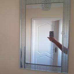 mirror with sparkle edging 
excellent condition 
collection or small charge for local delivery 
24"x16"