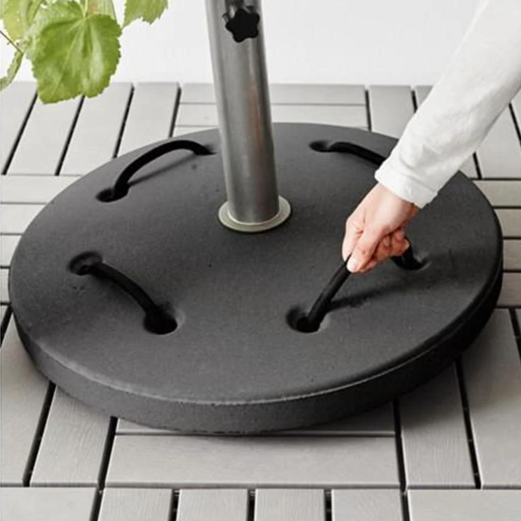 Massiver Sonnenschirmständer von IKEA in 9496 Balzers für 15,00 CHF zum