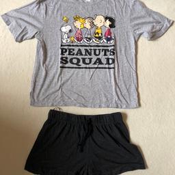Peanuts Squad Schlafanzug bestehend aus T-Shirt und Shorts, sehr weicher Stoff. Größe S, neuwertig. Versand möglich.