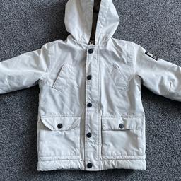 Boys Burberry coat
Age 3 
Plenty of life left in
2 click marks on front not noticeable