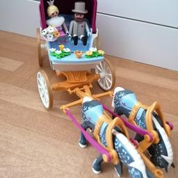 Verkaufe Kutsche mit 2 Figuren von Playmobil.