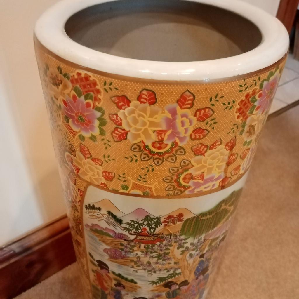 Large vintage Japanese umbrella stand. REDUCE in DY9 Dudley für 35,00