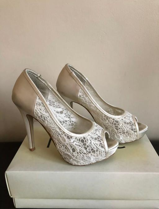 Buy & Sell East London Wapping - East London - Photos for Next lace peep toe shoe