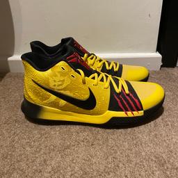 Bruce Lee colour way
Super rare, both Kyrie Irving and Kobe Bryant logos
Will post ASAP 
Size 11
Still have the og box 
Open to offers, no silly ones