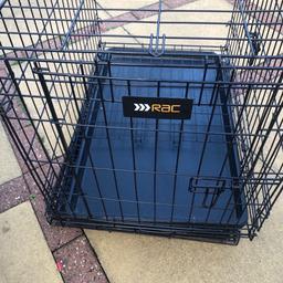 Small to medium dog cage 
Measurements approx
Height 18 inches 
Length 29 inches 
Width 18.5 inches
