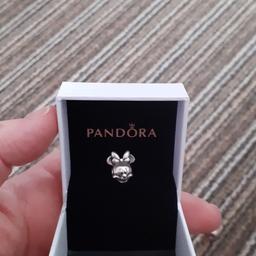 Pandora Minnie Mouse charm.
S925ALE DISNEY stamped on the back.
Box not included as it is missing the cushion.
Collection and cash only
