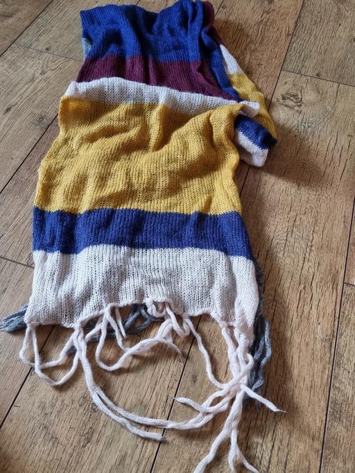 Buy & Sell South East London Colyers - South East London - Photos for long woolly scarf