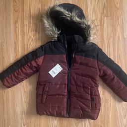Boys coat
Brand new with tags

4-5 years