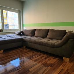 Couch mit Schlaffunktion 
top Zustand 
Preis vor 1 Jahr 1400 Euro
305 cm mal 205 cm