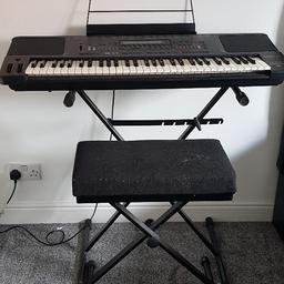 keyboard with chair and books. good condition , must go have no room. please collect