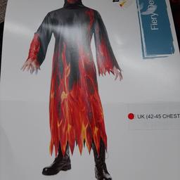full out fit with hood mens costumes. 
one size
I have 2 available at £6 each
new in packaging
from smoke free home
collection long duckmanton