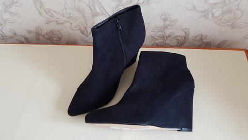 Buy & Sell West Midlands Birmingham - Photos for Ladies Wedge Suede Boot