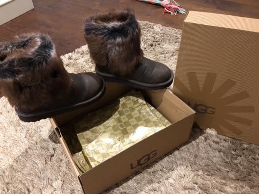 Buy & Sell Essex Harlow - Photos for UGGs K Ellee Girls Boot