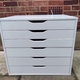 Unit in great condition, look like new.
Dimensions :

Width : 67cm
Height : 66cm

RPP : £99
Possible local delivery .