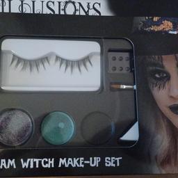 Gorgeous halloween set to achieve the glam witch look. No offers please.
