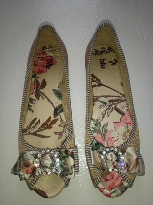 Buy & Sell North London Crouch End - North London - Photos for Jewelled Flat Shoes