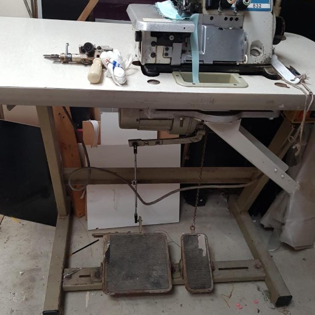 SINGER INDUSTRIAL OVERLOCKER SEWING MACHINE in Kirklees for £90.00 for