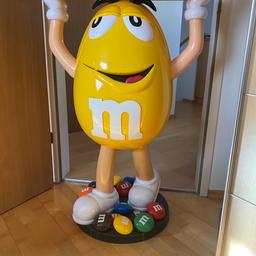 M&M's Aufsteller Figur gelb mit Tablett ca. 105 cm
Nur Abholung