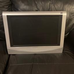 19inch TV with DVD player and wall bracket in excellent condition