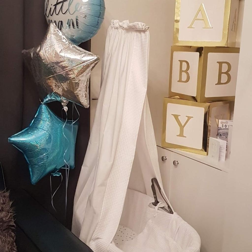 **FREE*Moses basket with drape and stand in L8 Liverpool für gratis zum