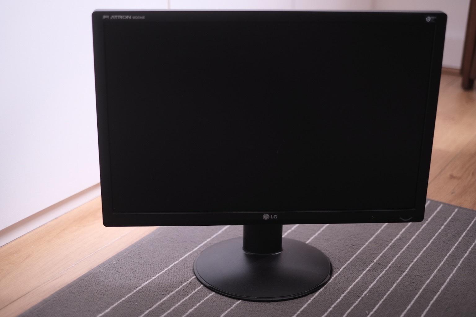 LG Flatron W2234S 22” Computer Monitor in N8 London for £10.00 for sale ...