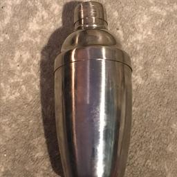 Stainless steel cocktail shaker, never used.
Late sixties made in Japan