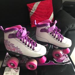 Roller SFR white and pink
In good condition. Used a couple a time only
Size 12J
Pick up only