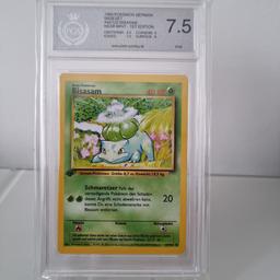 Zum Verkauf steht die auf den Bildern zu sehende Original Pokemon Karte  Bulbasaur/Bisasam 1st Edition Deutsch PGS 7,5 in NEAR MINT.

Verkauft wird ohne den kleinen Aussteller. Versand natürlich nur versichert. Bei Fragen gerne melden.