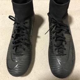 Nike Mercurial football sock boots in black
U.K. size 8.5
Very good condition