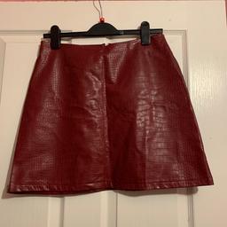 burgundy leather skirt
size uk12
very nice and goes well with lots of things x
message before buying