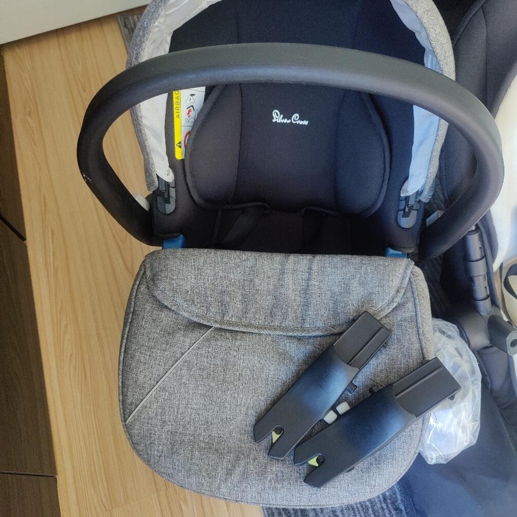 Silver Cross Pioneer Travel System in N6 Islington for £350.00 for sale