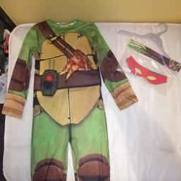 Tmnt Fancy Dress outfit with foam upperbody age 10-11 years, great condition masks not even used.