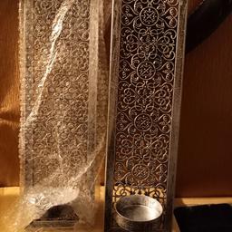 Verkaufe zwei Wandteelichthalter im orientalischem Style. Sie sind neu, wurden nie benutzt.

Maße 8,6 x 6,5 x 30