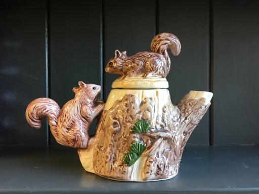 Buy & Sell Suffolk East Suffolk - Photos for Vintage Squirrel Tea Pot