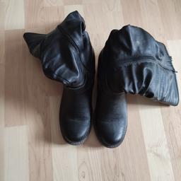 Stiefel in schwarz ( gebraucht)

Absatzhöhe: ca. 5cm