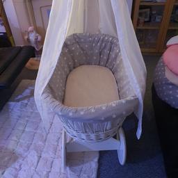 baby moses basket used but good condition. pick up only, the base doesn't come off so your need a big car/van to pick up. ( not pet free home) x