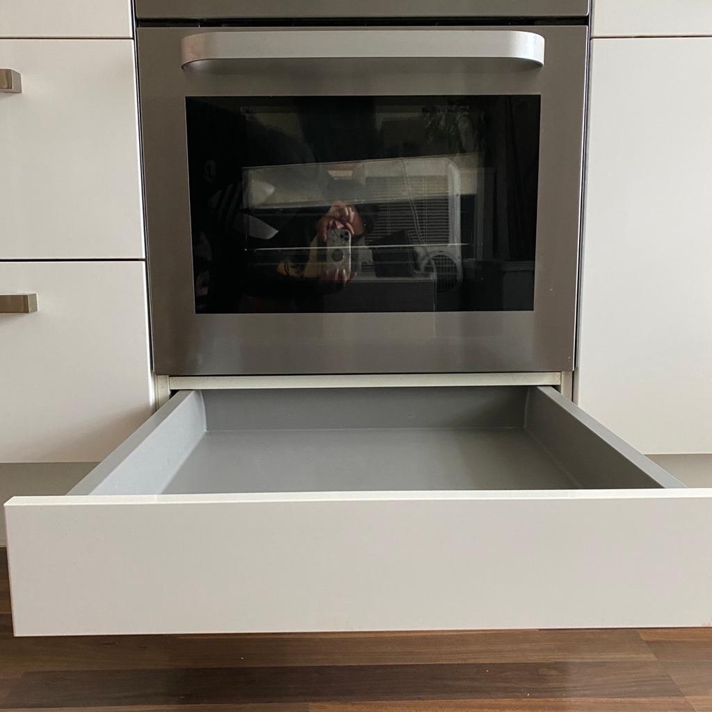 Nobilia Küche Weiß Hochglanz + Geräte in 68259 Mannheim für 1.200,00