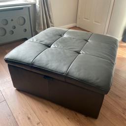 Designer Sofology leather footstool in charcoal grey. Hydraulic storage. 5 months old.
Excellent condition as not used.
RRP £419. Bought as a sale item to match a leather corner suite I ordered but let down by Sofology so cancelled my order.
Now have no use for this.
37x37x17 inches or 94x94x43 cm
Pick up only. £50 no bartering please.