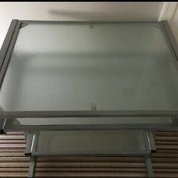 Frosted glass and metal table desk
2 shelves ( 2 pull out)
Glass parts removable for an easy transport 
Good condition