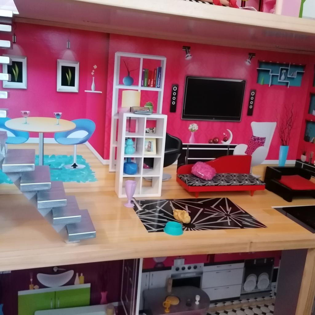  Foto zu Großes Puppenhaus mit Lift in 68239 Seckenheim for €55.00 for sale 