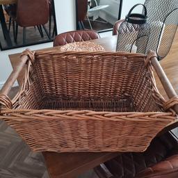 large wicker basket
pet and smoke free home
collection Kingswinford