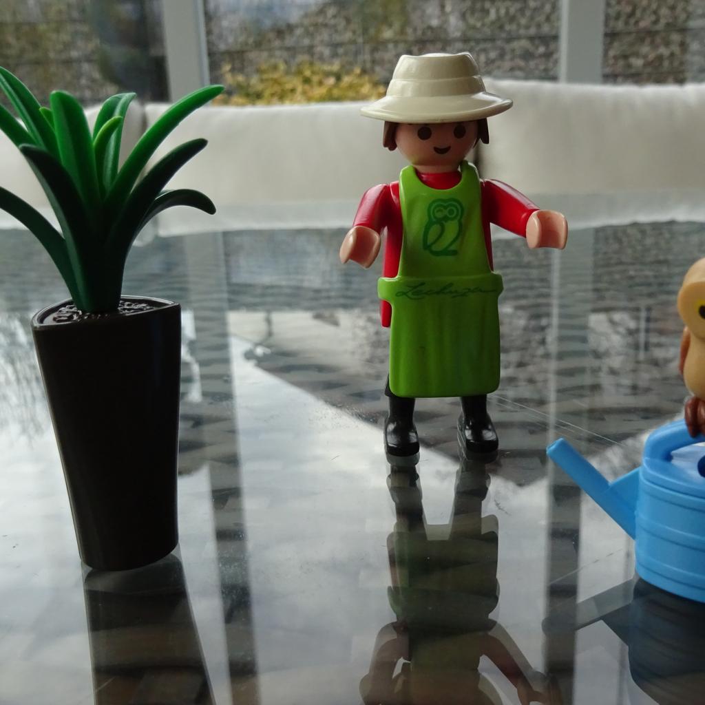Playmobil Gärtner in 4600 Wels für € 4,00 zum Verkauf Shpock AT