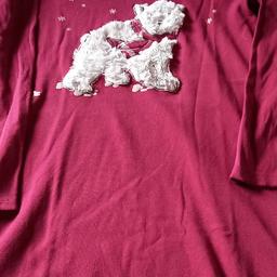 Verkaufe rotes Langarm Nachthemd mit flauschigen Bärmotiv
Grösse: 40/42