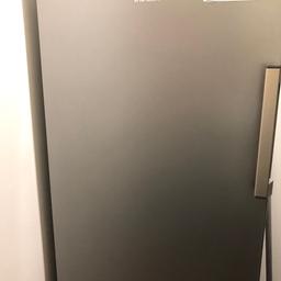 Verkaufe super Kühlschrank wegen Umzug funktioniert perfekt ist wie neu 
Breite 60 cm Höhe 1,66