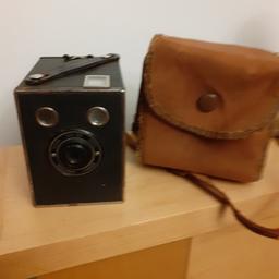 vintage box brownie camera with original carry case can post for additional charge