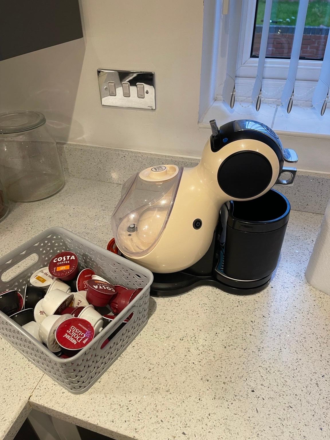 Dolce gusto coffee machine and costa pods in DY2 Dudley for £15.00 for